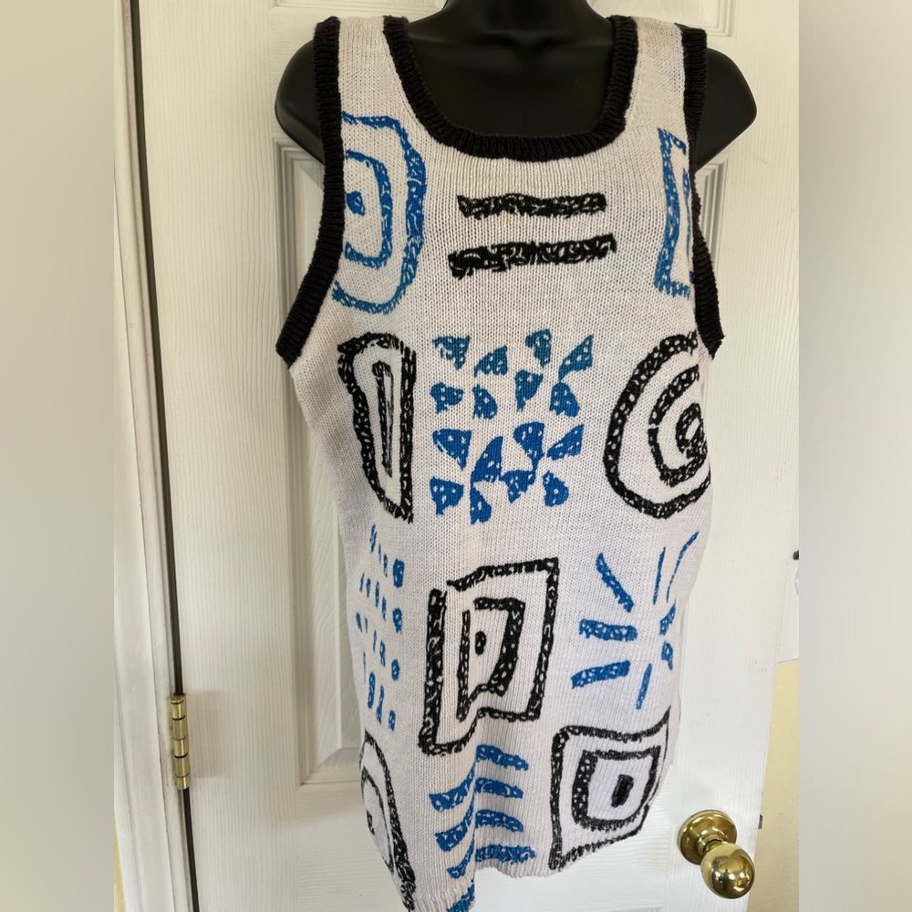 3/$30! ❤️VINTAGE 80s. Tank Sweater Has some discoloration from storage